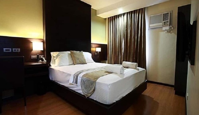 Lorenzzo Suites Hotel in Makati