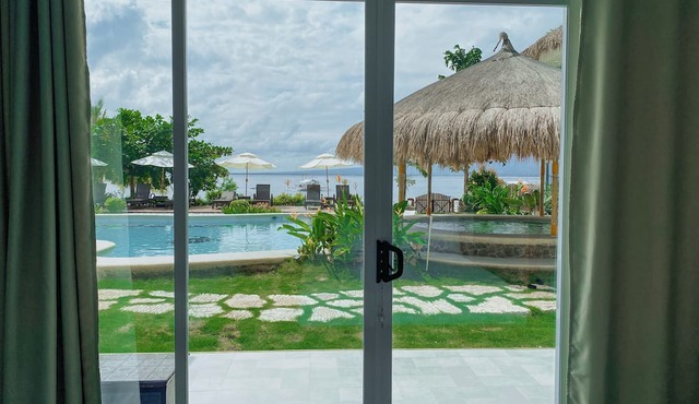 Avila's Horizon Dive Resort Santander in Santander