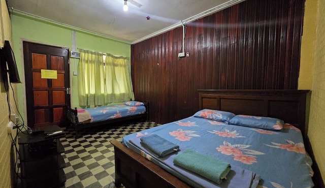 OYO 91042 Kamal Guest House Marang