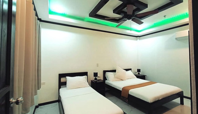 Hotel Oasis Port Barton in San Vicente