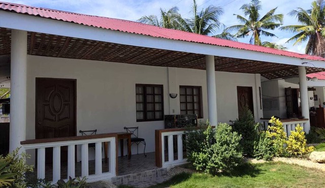 Bluewaves Resort - Basdaku by Hiverooms in Moalboal