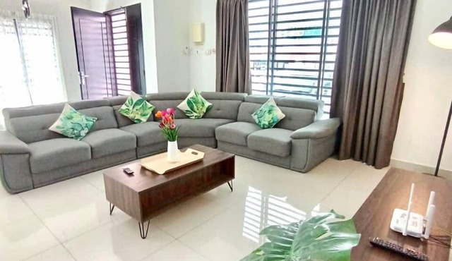 Tropical Livings Meru Ipoh Homestay