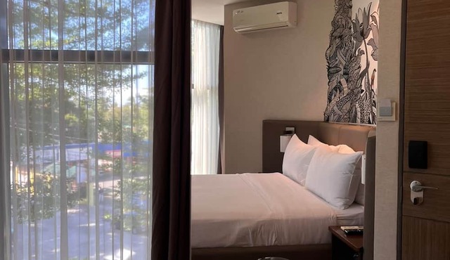 The Henry Hotel Roost Bacolod in Bacolod