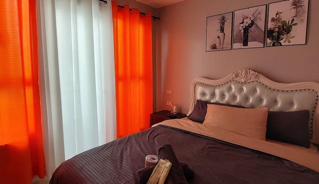 Budget Stay with Bay & City Lights View in Manila
