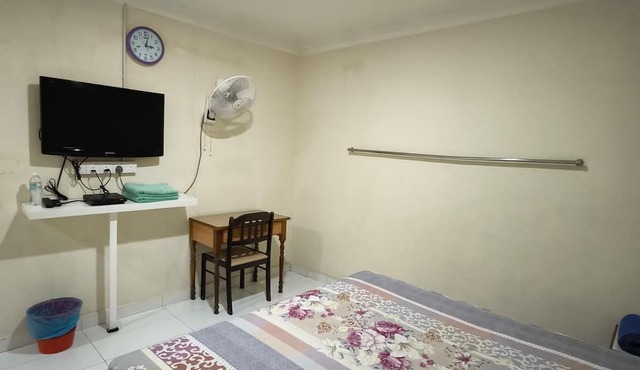 OYO 90895 Hotel Ikia