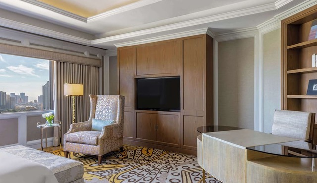 Dusit Thani Manila in Makati