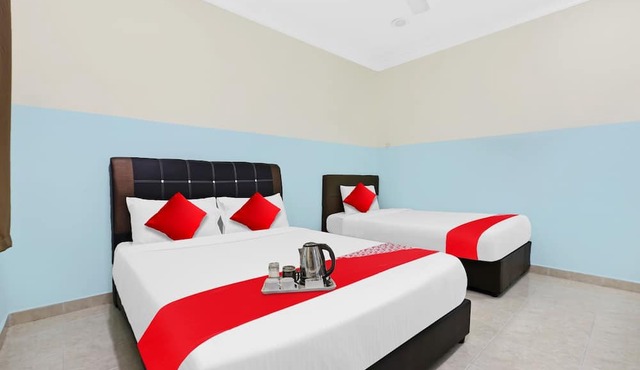 OYO 90873 Travellers Inn