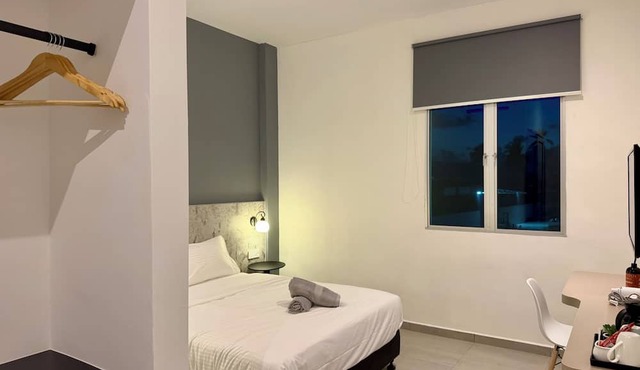 Fat Mom Room & Stay