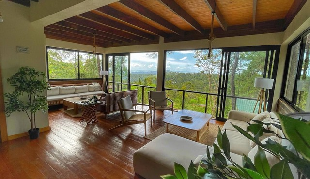 Escápate al Bosque · Villa Completa · Piscina · BBQ · Hasta 12 Huéspedes in Jarabacoa