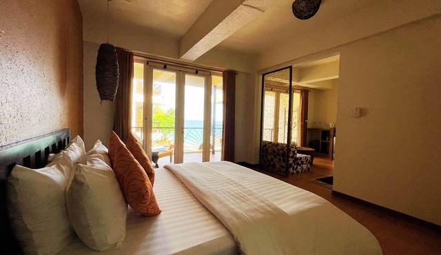 Sunset at Aninuan Beach Resort in Puerto Galera