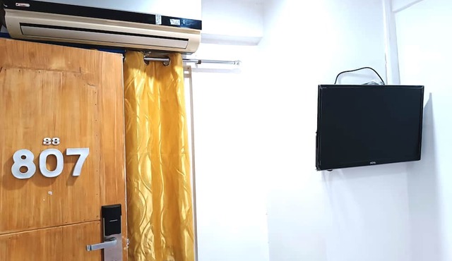 8Hostel