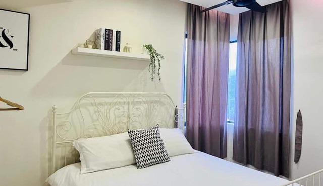 Cozy condominium near KL Malaysia with beautiful view for sunset and sunrise in Batu Caves