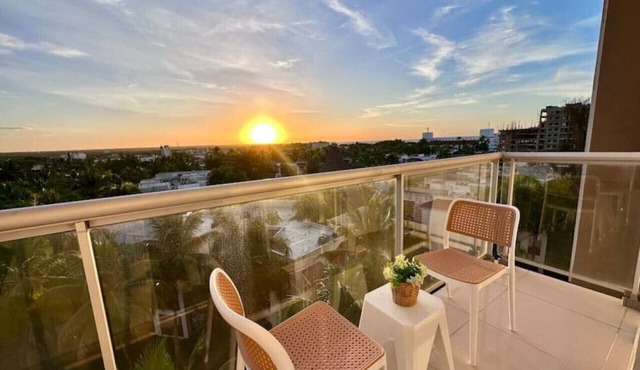 Cozy Hideaway Condo, Full AC, Fast Wi-Fi, Pool, 5 min to Beach in Boca Chica