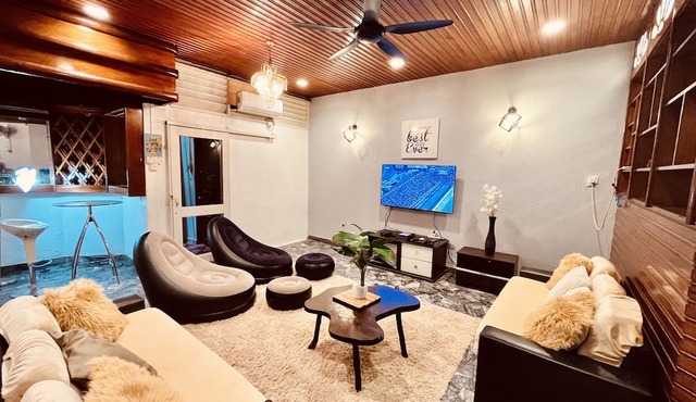 Luxury Private Pool Villa + Riverview BBQ Patio ! in George Town