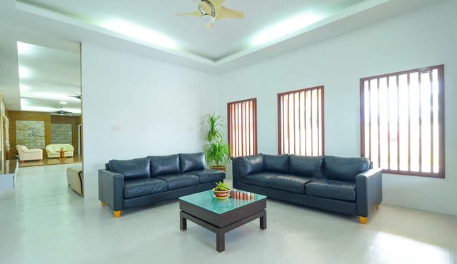MERSING MAPLE VILLA, NEAR TIOMAN ISLAND JETTY in MERSING