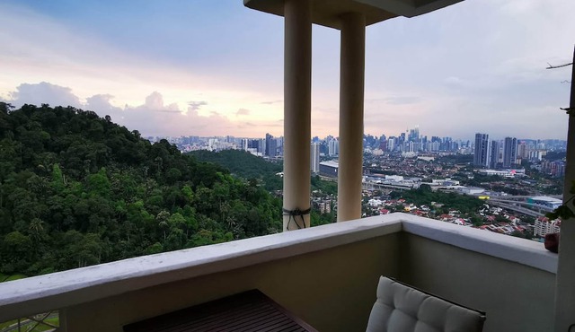 Best View on KL, surrounded by Jungle with cool Air, 10min Drive to the City in Taman Wangsa Ukay