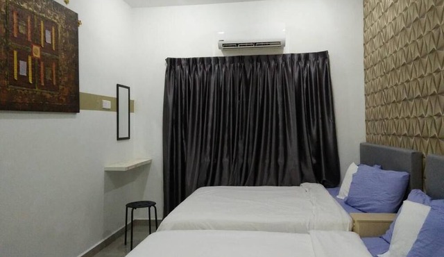 Stay99 - For 12 pax with Wifi & Heater in Melaka
