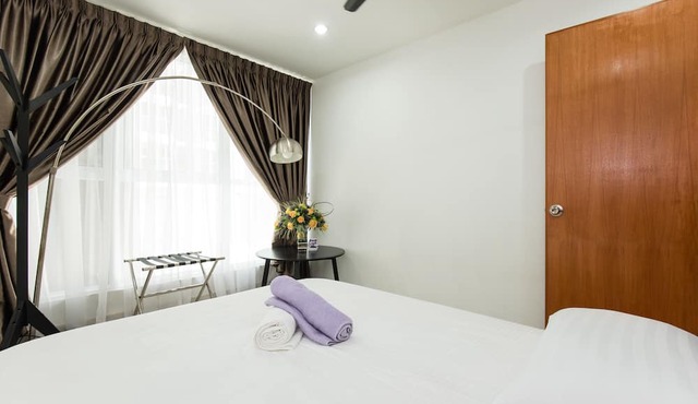 5 Mins Walk to LRT, Opposite Mall in Petaling Jaya