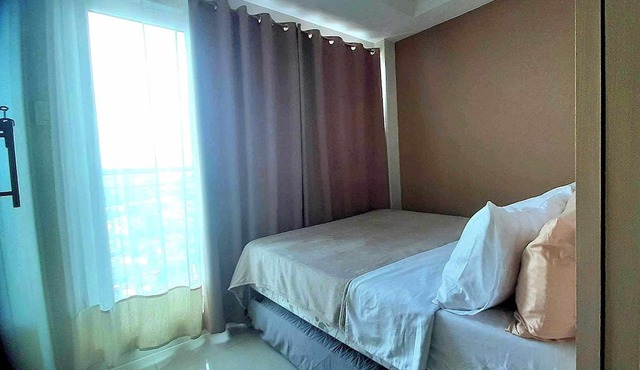 Fully Furnished 1BR Condo Beside SM North Mall