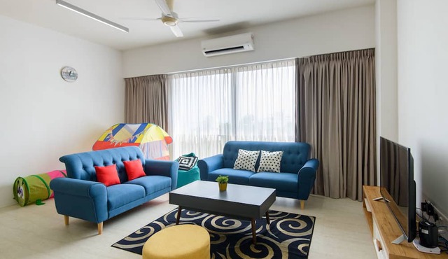 2 Bedrooms Apartment By The Sea