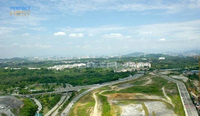 PP #1 Conezion | Premium 3BR near Mall in Ioi Resort