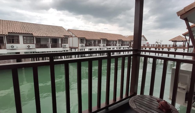 Alpine LXPD Water Chalet in Port Dickson