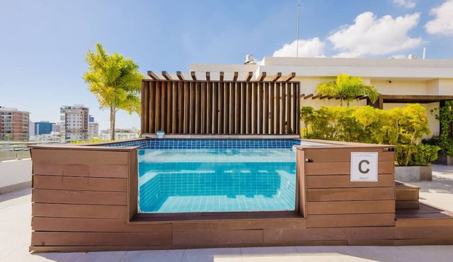 Luxury City Center Apt, Stunning Rooftop Jacuzzi with Panoramic Views in Santo Domingo