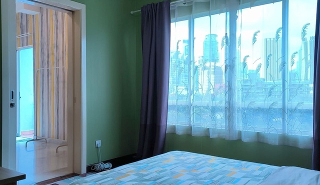 City Skyline View Condo @ KLCC City Centre Kuala Lumpur, with balcony, pool, gym in Kuala Lumpur