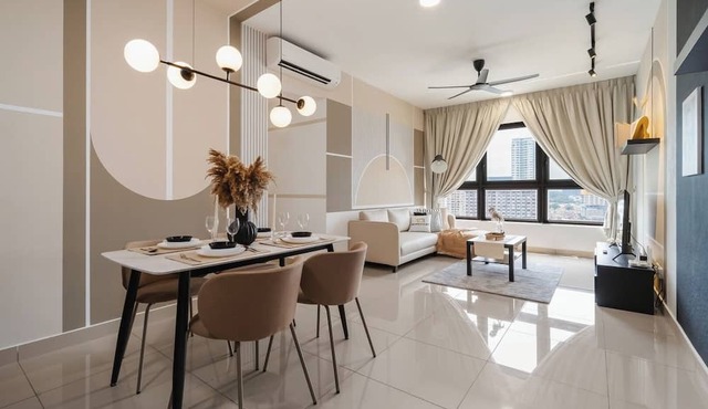 Modish Escape 4BR @ MVertica | MRT+ Wi-Fi + Netflx in Kuala Lumpur