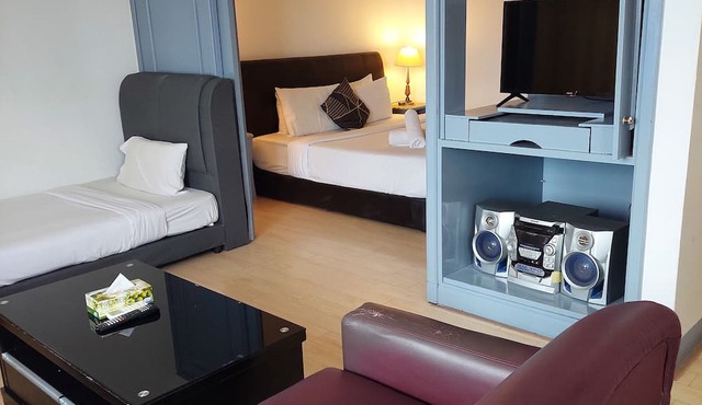 Cozy 1-bedroom apartment in beautiful Kuala Lumpur with AC in Kuala Lumpur