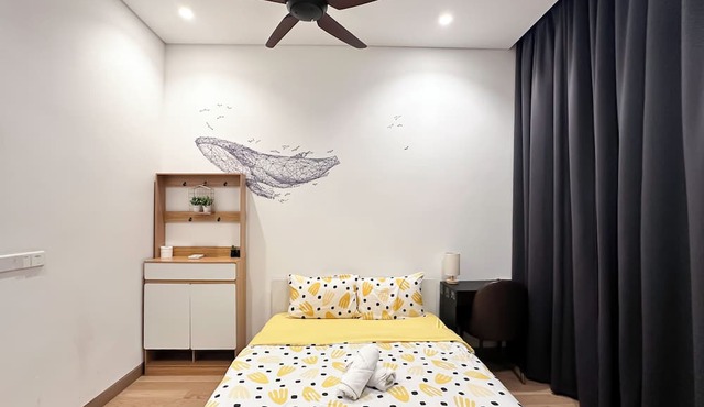 5 minutes to Bukit Bintang! Couple studio Apartment/Infinity pool/Metro station. in Kuala Lumpur
