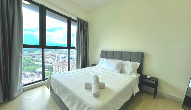 Cozy 2-bedroom apartment in peaceful Kuala Lumpur with AC in Kuala Lumpur