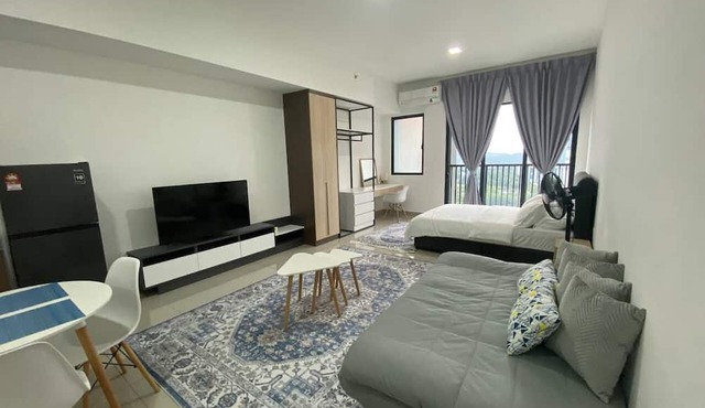 Alinea BlueView Suites | 400m to LRT | Free Parking | Shah Alam | Pool | Wifi in Shah Alam
