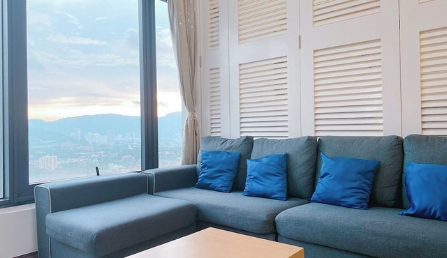 Deluxe 2B2B City View Condominium at Tropicana 218 Macalister in George Town