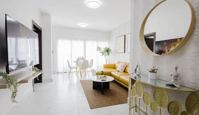 Stylish, City Center Condo, Fast Wi-Fi, Full AC. in Santo Domingo