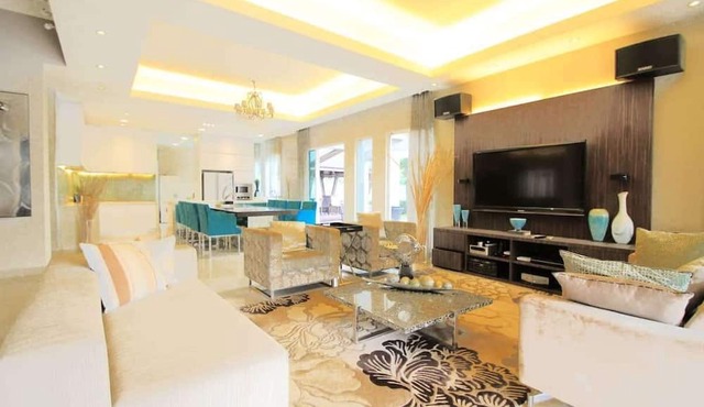 Luxury 4BR Oasis with Gazebo, Your Perfect Retreat in Cheras