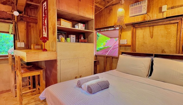 Charming 1-Bedroom Cottage with Private Beach Access, Ocean 9, Queen Bed AC Wifi in General Luna