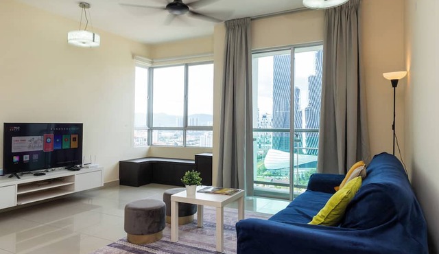 2Pax | Modern High-Rise Retreat | Connected to Publika Mall