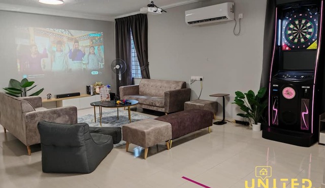 Kuantan Rumah Kita at Tok Sira Near Beach Pool Netflix Karaoke BBQ 5BR 5toilets in Kuantan