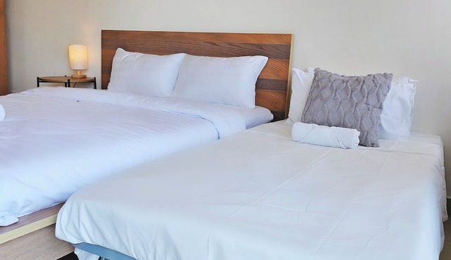 Minimalist studio with swimming pool fitness room, WiFi in superb Setia Alam in Shah Alam