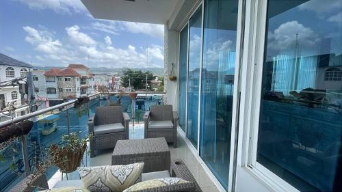Charming Central Tenares Apartment with Stunning Mountain Views in Tenares