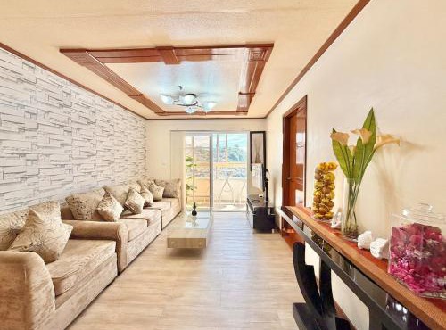 BAGUIO Cozy 2BR Suite Overlooking scenic view in Baguio
