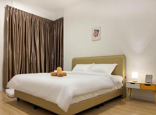 Taiping City Pool View Condo near Lake Garden Zoo & Free NetFlix WiFi