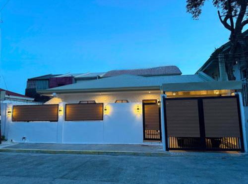 Staycation near MOA Bungalow in Las Piñas
