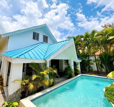 Villa Emili 6 Habitaciones a 10 Minutos de las Mejores Playas in Las Terrenas