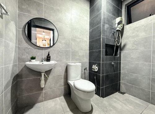 Aston Acacia Pool View 2BR for 5 Pax with Pool & Netflix WiFi