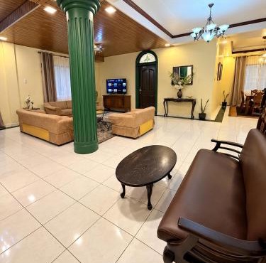 Casa Ozamiz 2-BR ACs Wi-Fi 700Mbps in Ozamis