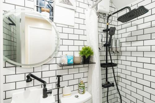 Cozy Apt with Starlink Continuous Power Washer Dryer near SM in Cabanatuan