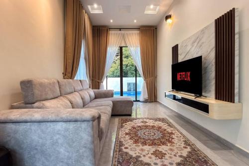 Seremban Private Pool 5BR 10 Pax Netflix WiFi in Seremban