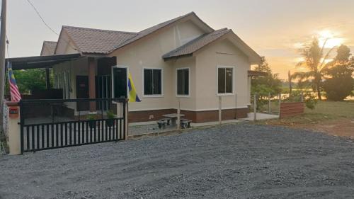 D'Shazly Homestay Village in Arau